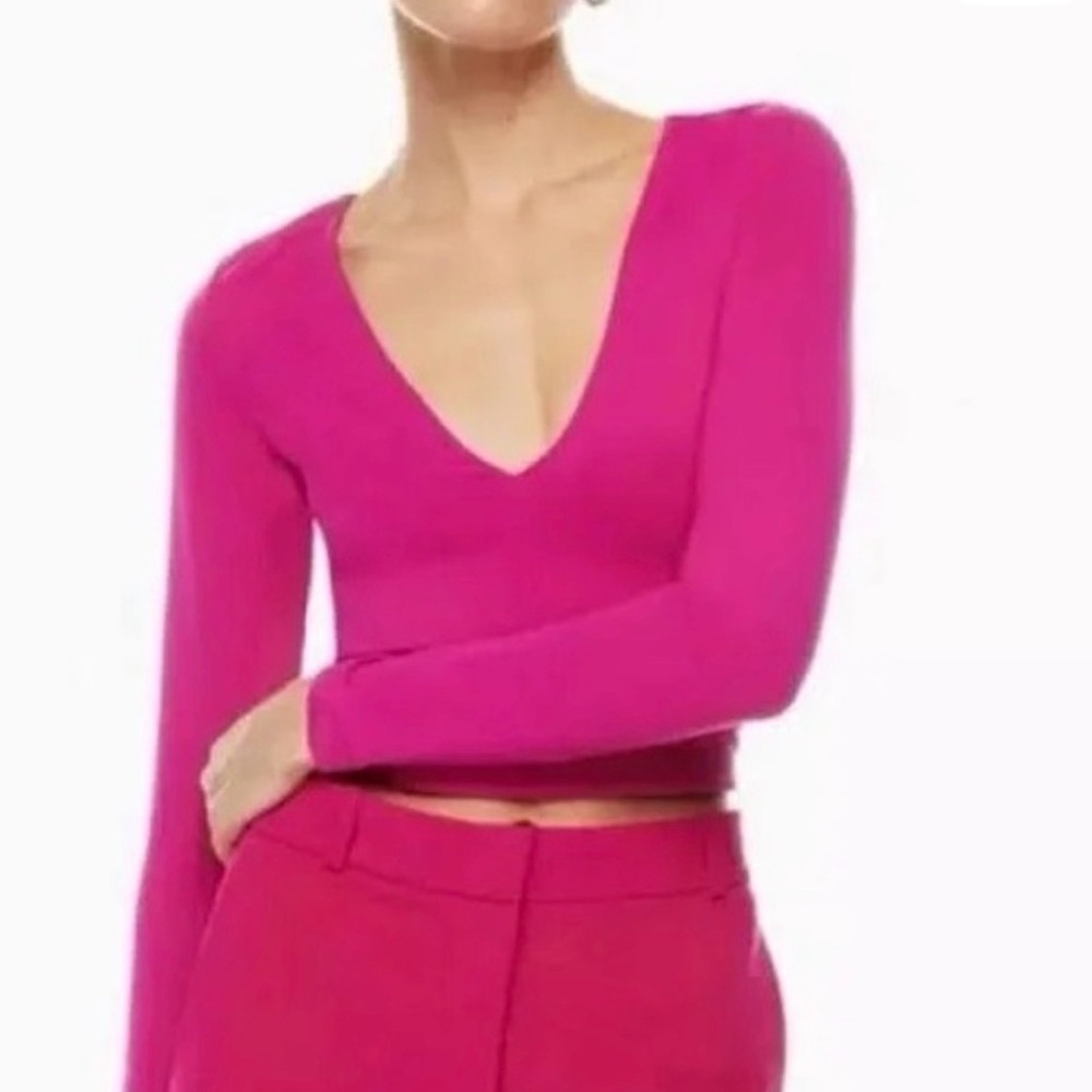 Babaton Long Sleeve Deep V Crop Top in Bright Pink